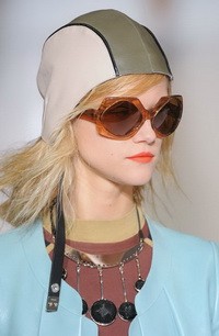 napszemüveg, luxus, dizájn, versace, stella mccartney, luxottica