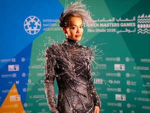 Rita Ora félmeztelen fotója felperzselte az Instagramot, az énekesnő merészebb, mint valaha