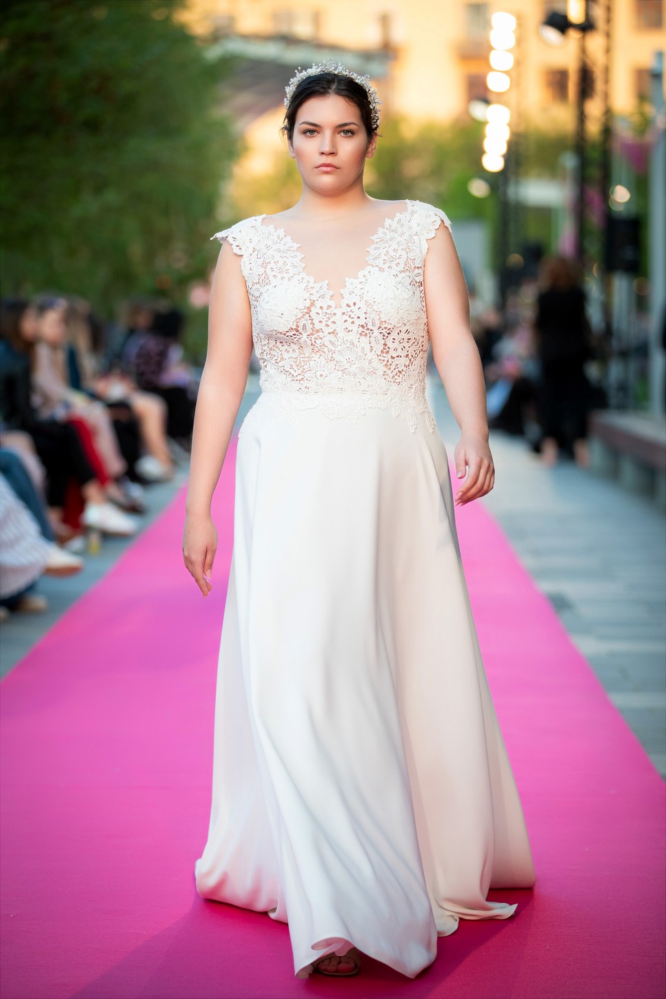 Sokan válaszottak ezen a kellemes estén ruhát az álomesküvőhöz!