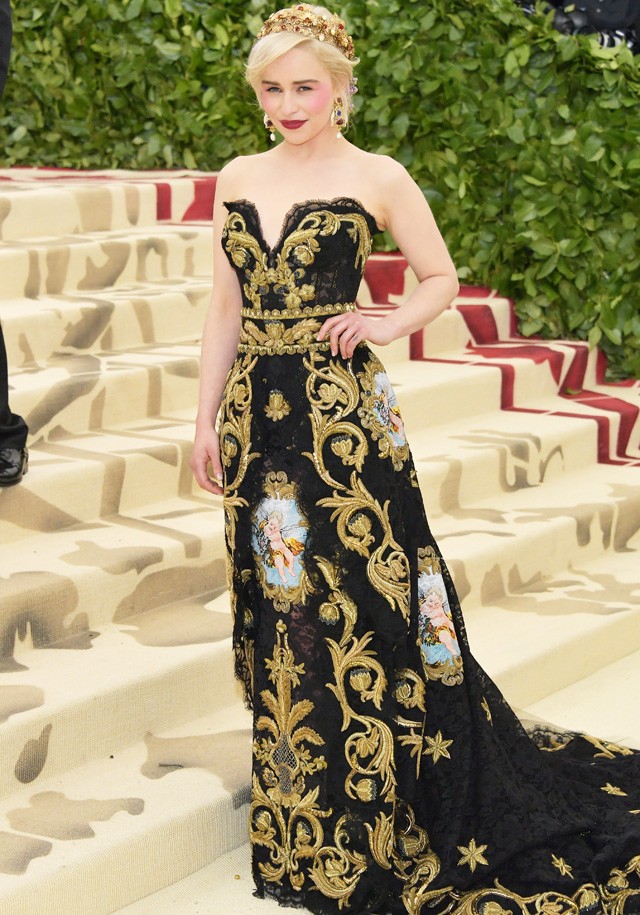 Emilia Clarke a MET gálán