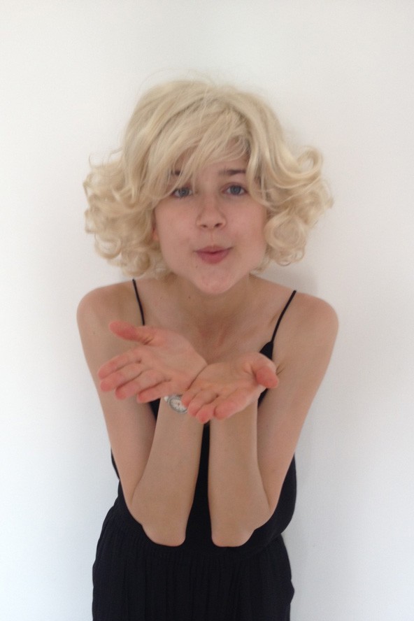 Kondás Katának már tudtuk, hogy remekül fog állni a platinaszőke. Ugye, milyen bájos?