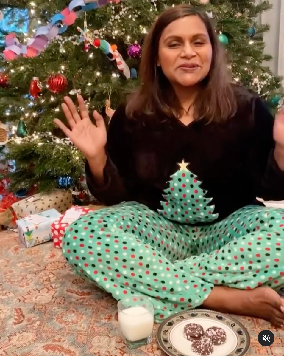 Mindy Kaling nem ítélkezik, ha minden sütit felfalsz idén.