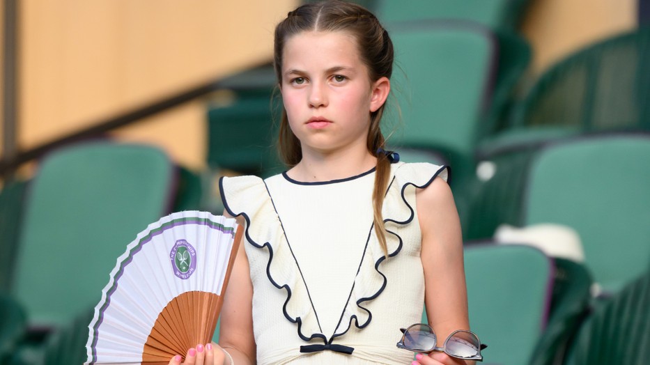 Sarolta hercegnő vonásai Diana hercegnéét idézik