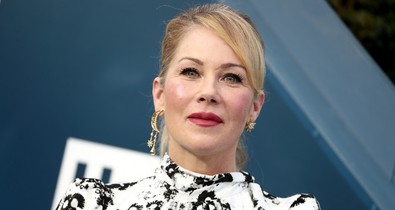 Romlott Christina Applegate állapota, kórházba szállították a színésznőt