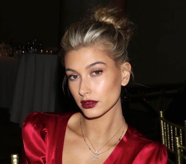 hailey baldwin, hajszín, hajfestés, rozéarany, instagram
