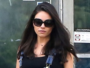 Mila Kunis pocakja óriási, nézd milyen cuki kismama