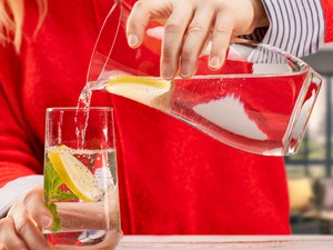 Ezért igyál ezentúl minden nap citromos vizet