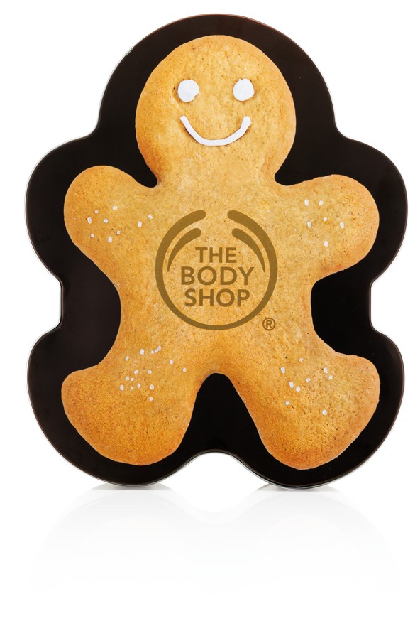 Gyömbéres ajándékcsomag THE BODY SHOP 6390 Ft. Tartalma: gyömbéres testvaj 50 ml, gyömbéres testradír 75 ml, gyömbéres tusfürdő 250 ml, gyömbéres szappan 25 g