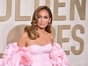 Jennifer Lopez rövidre vágatta a haját, és most mindenki ilyen frizurát akar