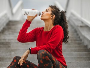 Kiderült, mennyi vizet kell naponta meginnunk, hogy egészséges maradjon a bélrendszerünk
