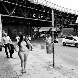 Navabi kampány meztelen plus size modellel