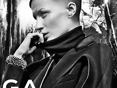 Wow! Gisele Bündchen szinte kopasz a Balenciaga új kampányában!