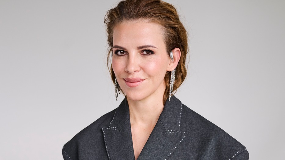 Kiss Kriszta − Oversize blézer, Ékszer SWAROVSKI 