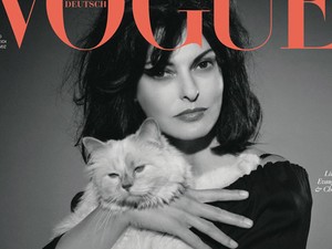 A luxusra született macska újabb szupermodellel pózol