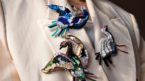 Még csak 24 éves, de már Olaszországban is árulják egyedi kitűzőit – Czeglédi Mirjam gyöngykreációit te is imádni fogod!