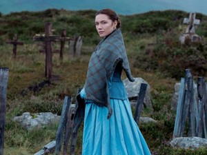 Florence Pugh szép csendben a Netflixre szállította az ősz legjobb filmjét, A csodát