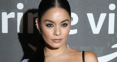 Vanessa Hudgens tényleg fehérneműben érkezett Rihanna partijára