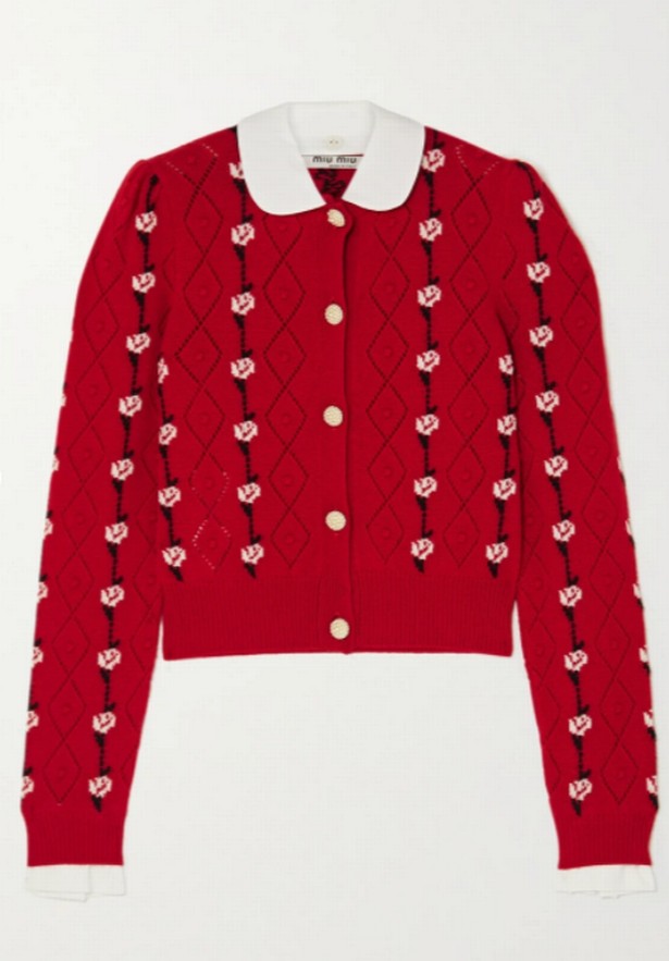 Katalin hercegné a világ legédesebb kardigánjában díszíti a gigantikus karácsonyfát 