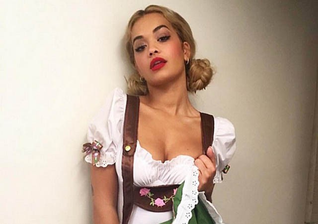 Rita Ora a Love magazin adventi videójában