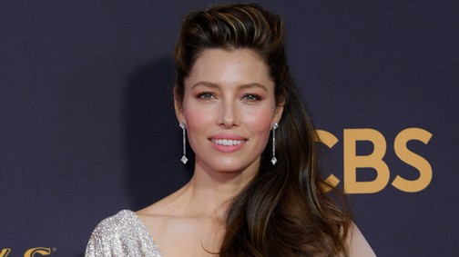Jessical Biel mindenkit elkápráztatott az Emmy gálán