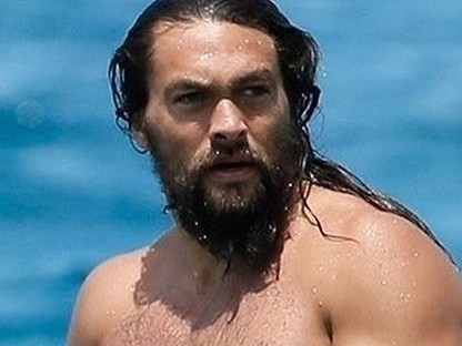 Vegyél egy nagy levegőt: Khal Drogo strandol