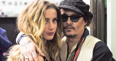 Itt van a videó Johnny Depp őrjöngéséről!