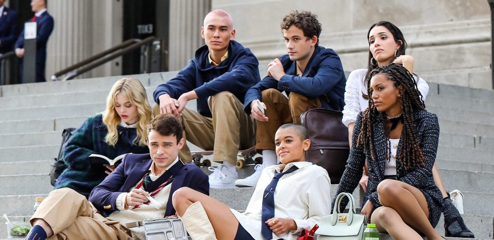 A sorozat első évadának első 6 epizódja magyar szinkronnal és eredeti nyelven is elérhető lesz az HBO GO-n.