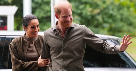 Meghan Markle és Harry herceg forró csókjába te is belepirulsz, intim pillanatban fotózták a párt
