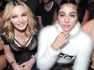 Mire egyet pislantottunk, Madonna lánya meghódította a divatvilágot