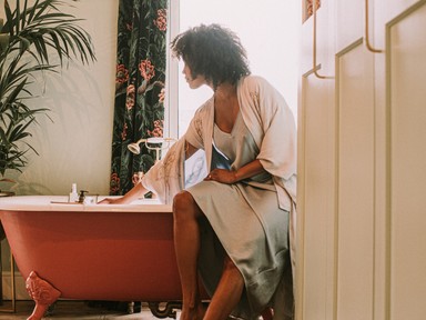 Kiderült, melyik ártalmatlannak tűnő fürdőszobai szokás okozhat akár rákot is