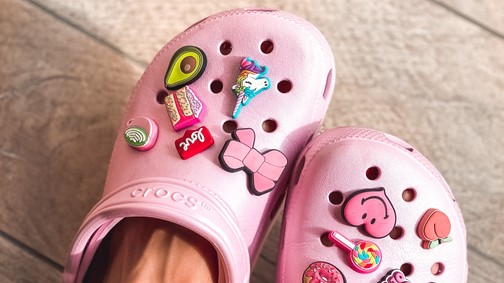 Szerinted menő a Crocs? Válassz az ikonikus papucs egyedi darabjai közül!