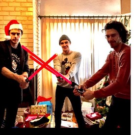 James Franco és testvérei, Dave és Tom az idei karácsony legjobban várt filmjének hangulatában ünnepeltek, naná, hogy a Star Wars.