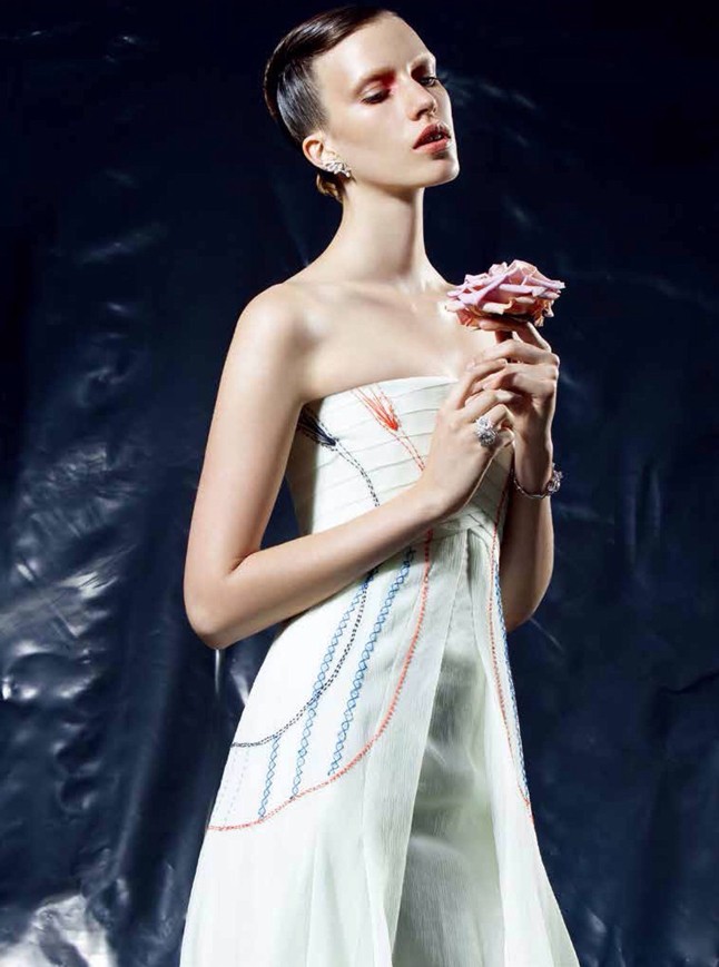 Szepesi Melinda a Harper`s Bazaar éjszakai madárkája