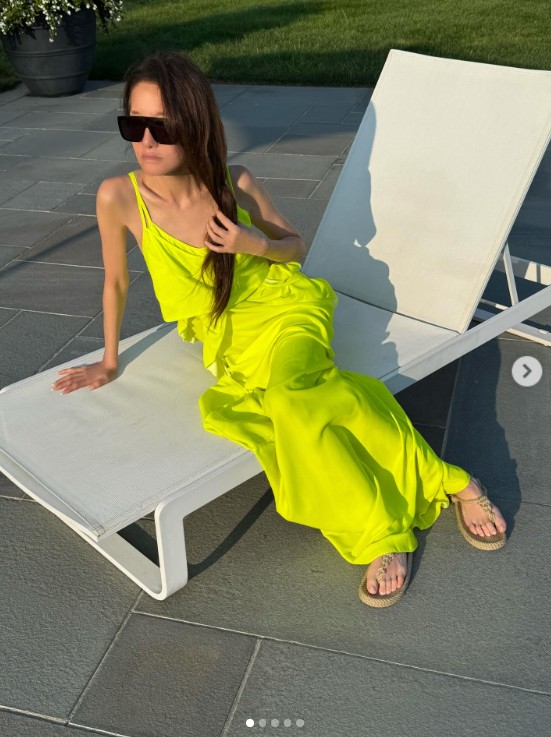 Vera Wang káprázatos fotóin ámul az internet