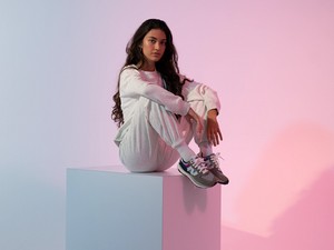 Megérkezett a kedvenc New Balance cipőd ultramentő verziója