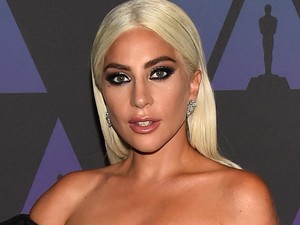 Itt a bizonyíték, hogy Lady Gaga még egy zsákban is varázslatosan fest