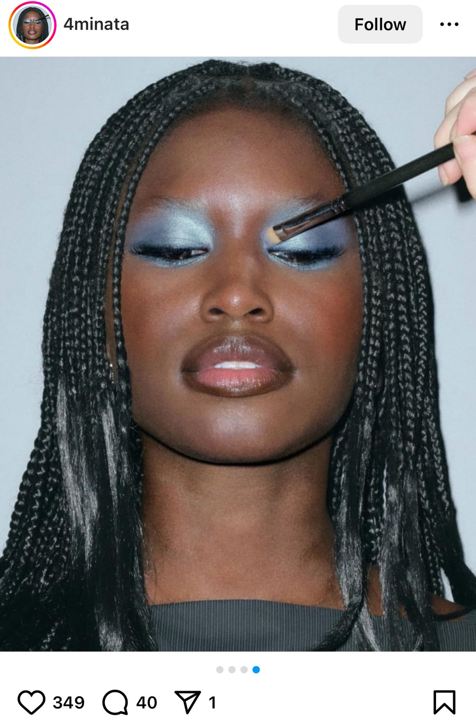 Kísérletezz különböző tónusokkal, hogy megtaláld azt a kék szemhéjfesték árnyalatot, amely leginkább illik hozzád.