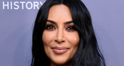 Nem aprózta el: Kim Kardashian rendesen kipakolta melleit az amfAR gálán