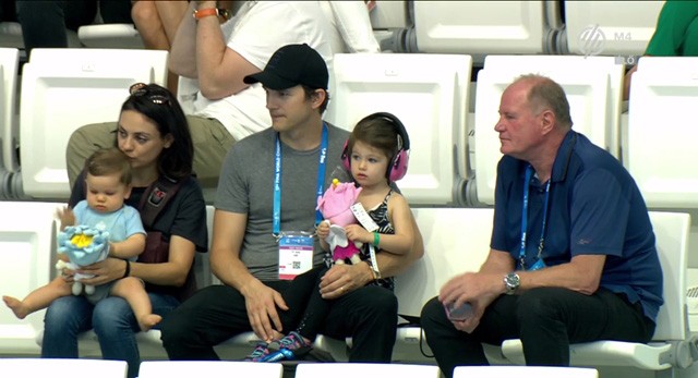 Mila Kunis és Ashton Kutcher a Duna Arénában cukiskodott!