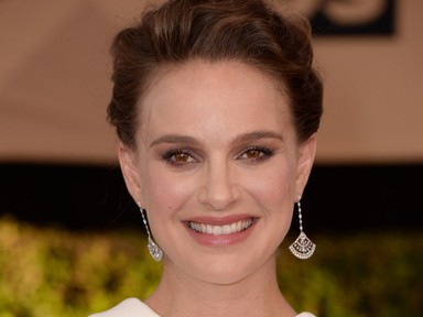 A legszebb kismamaruha a vörös szőnyegen, amit valaha láttál