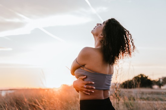 Hogyan szeressem meg a testem? Egy önbizalom-tréner és egy pszichológus válaszol