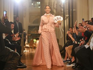 Így vált Rihanna a divatbemutatók stíluskirálynőjévé