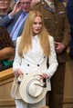 Nicole Kidman wimbledoni megjelenésében klasszikus férfi ruhákat ötvöz olaszos csavarral, és egy panama kalappal. Az ausztrál színésznő stílusosan tért vissza a tornára 30 évvel azután, hogy először vett részt rajta.
