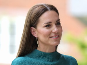 Kate Middleton megmutatta vékony alakját ebben a sikkes ruhában