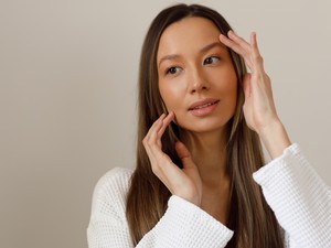 Az arcjóga gyógyítja a lelket, de vajon tényleg van anti-aging hatása? – Kipróbáltuk egy hónapig!