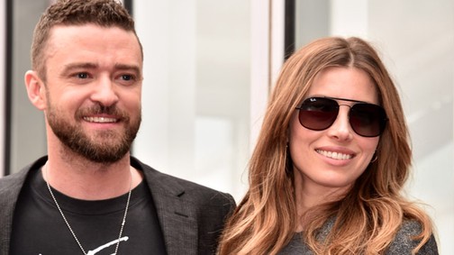Jessica Biel akrobatának készül, de persze Justin Timberlake segítségével