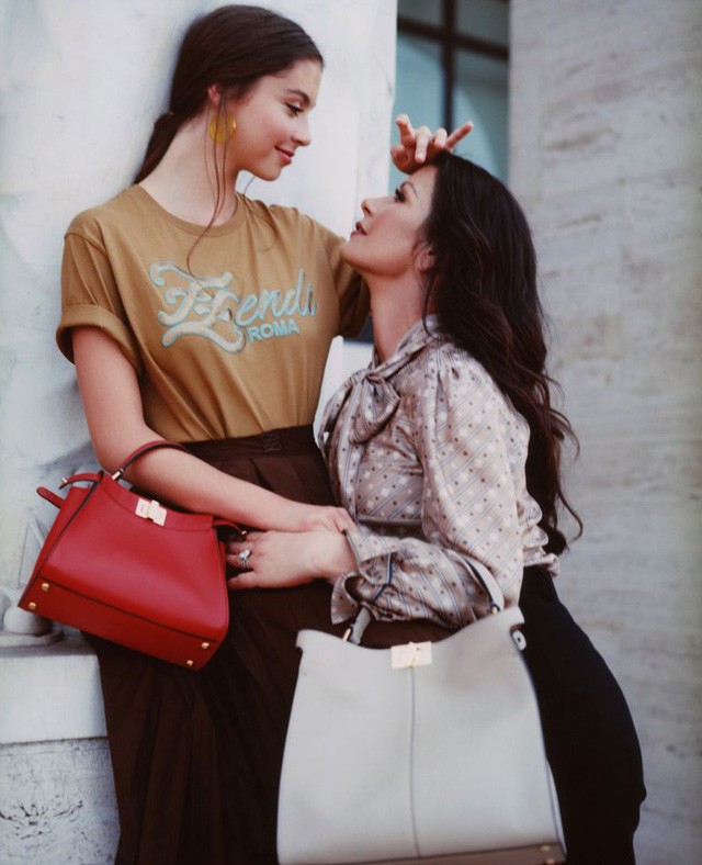 Kapaszkodjatok meg: Catherine Zeta-Jones és a lánya először vállaltak közös fotózást, és gyönyörűek