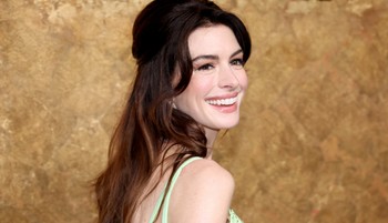 A sztárok divatbemutatót csináltak Az Ördög Pradát visel 2 premieréből, Anne Hathaway szettjén csak ámulunk