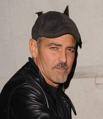 George Clooney a Magnum-stílust választotta.