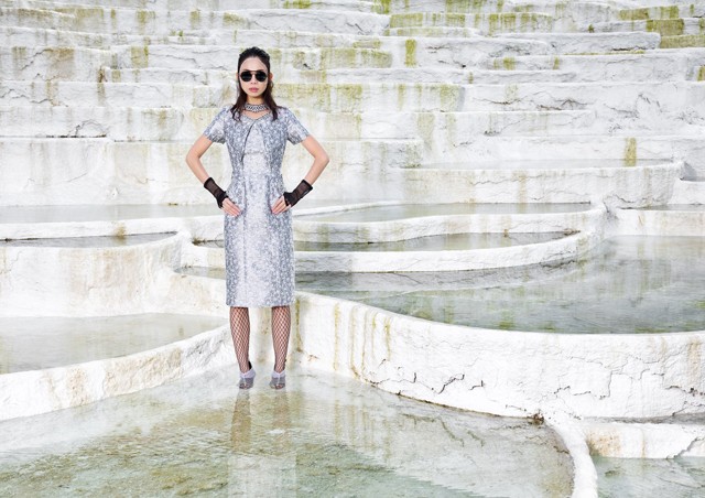 Finom csipkével és gyöngyökkel díszített ruhaköltemények a Sentiments Couture új kollekciójában!